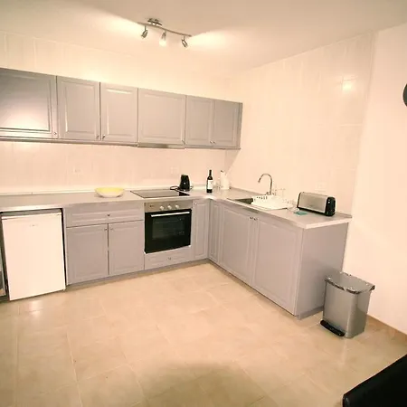 Apartamento Tamara 2-10 *